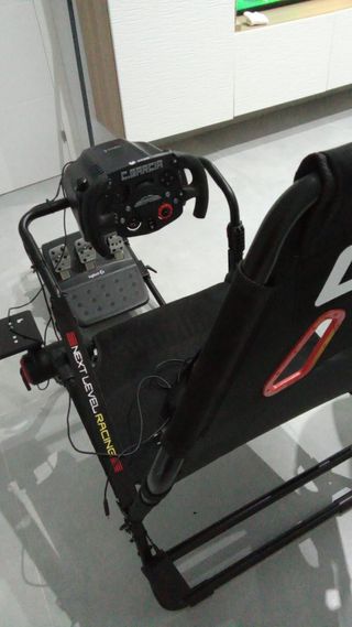 Volante PS5 + Cockpit Next Level Racing
