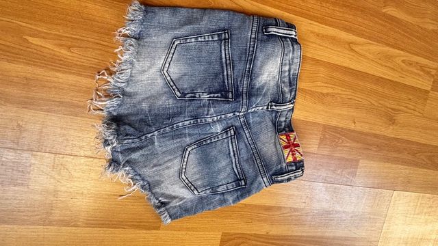 Shorts vaqueros desgastados