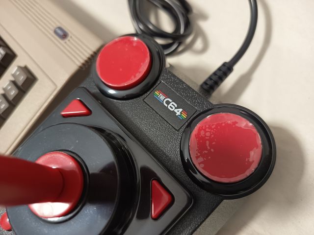 Cambio o vendo TheC64 Mini Commodore