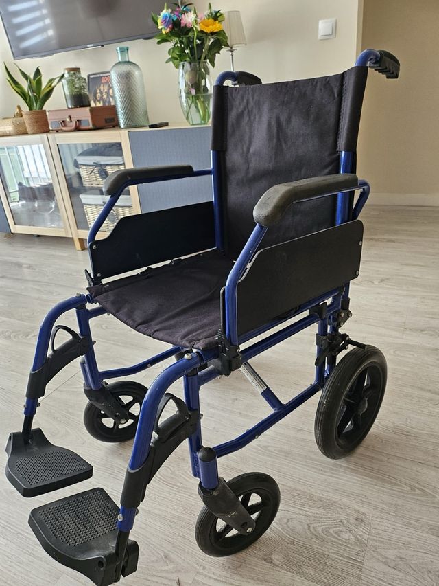 Se vende silla de ruedas