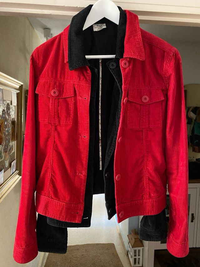 * Chaquetas PULL & BEAr d pana t-M Roja y Negra *