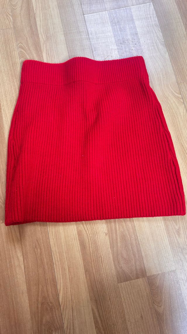 Falda ZARA Talla M y 2 faldas +