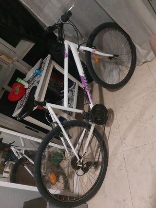 Bicicleta niña como nueva