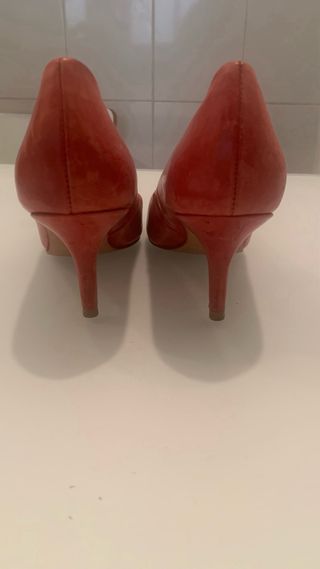 Zapatos de tacón Zara piel rojos