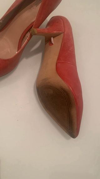 Zapatos de tacón Zara piel rojos