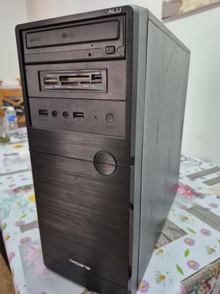 i7-4790 / 16GB RAM / SSD 120GB + HDD 500GB