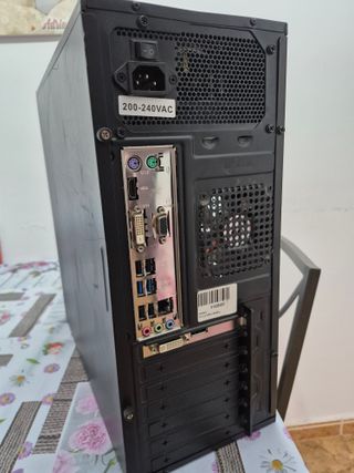 i7-4790 / 16GB RAM / SSD 120GB + HDD 500GB