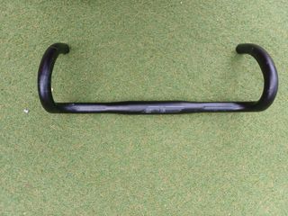 Manillar aluminio carretera de 42cm. Marca Syncros