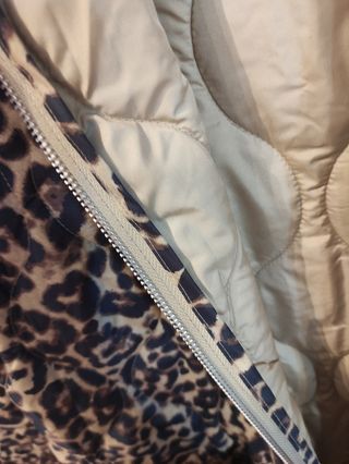Chaqueta Zara acolchada print leopardo