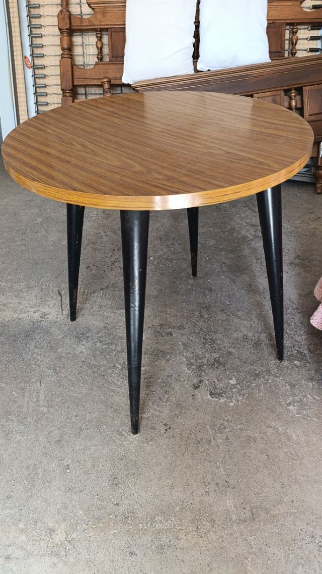 Mesa camilla con enaguas, cristal y tarima