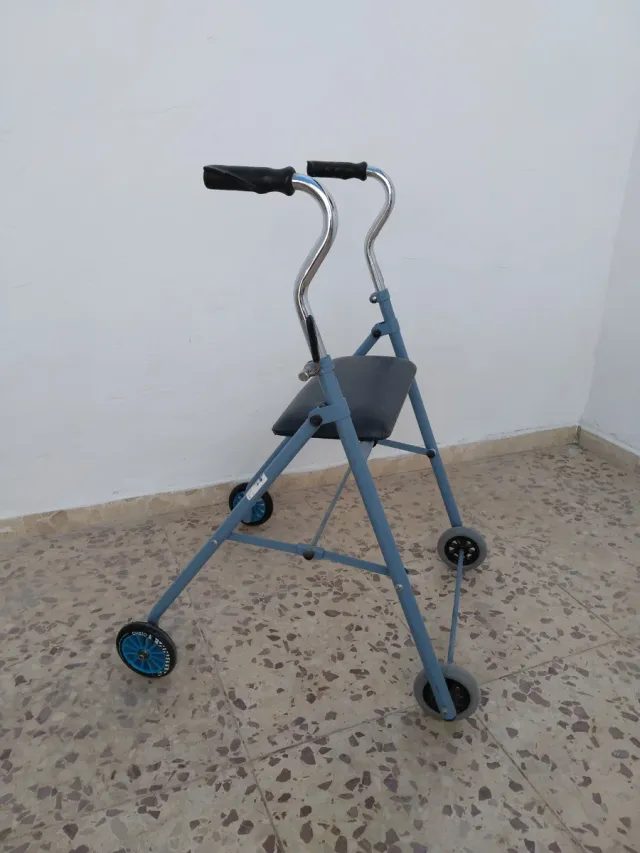 Andador ancho con asiento