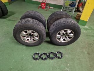 Llantas 4x4 con separadores