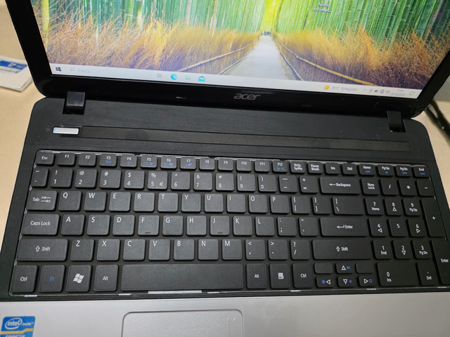 Notebook ACER i5 Pro 32 GB RAM- SSD con Win 11 