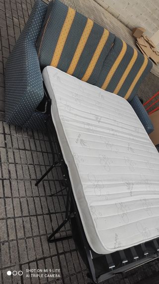 Sofá cama 2 plazas tela azul y amarillo