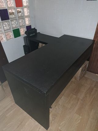 Escritorio IKEA MALM L extraíble negro