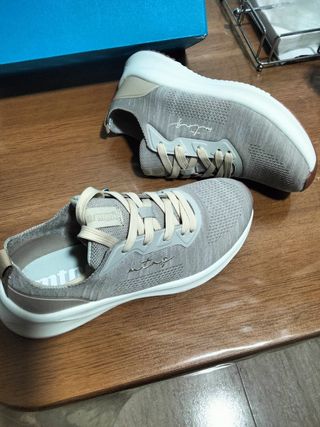Zapatillas MTNG Beige/Gris Talla 39