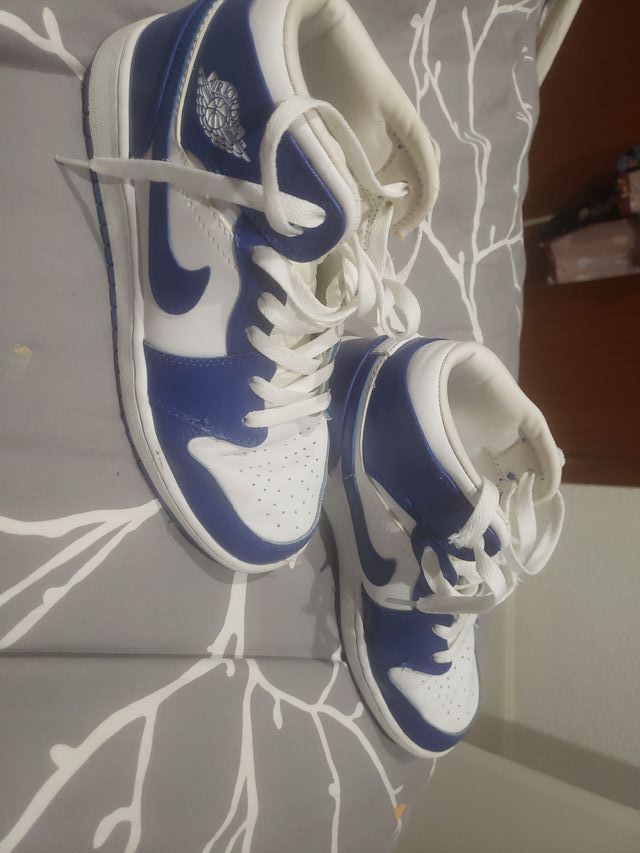 Zapatillas Jordan Niño Talla 38 Azul/Blanco