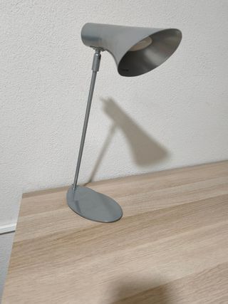 Lámpara de mesa gris metálica(tengo 4) 4€/unidad