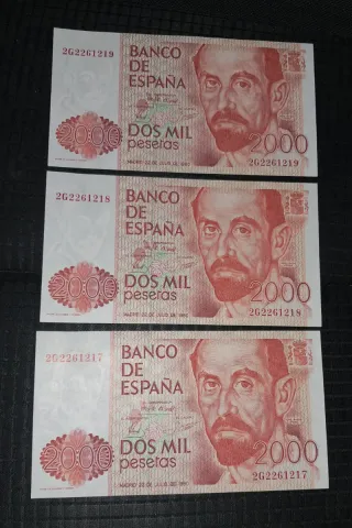 3 correlativos Billetes 2000 pesetas 1980 