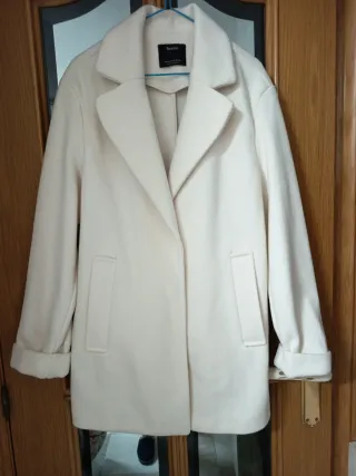 Abrigo Bershka Blanco Mujer