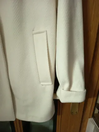 Abrigo Bershka Blanco Mujer