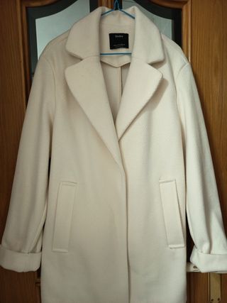 Abrigo Bershka Blanco Mujer