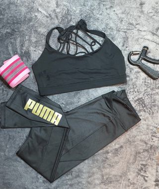 Conjunto deportivo Puma: sujetador y legging