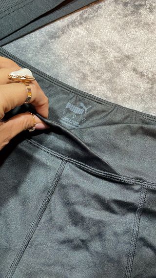 Conjunto deportivo Puma: sujetador y legging