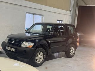 Mitsubishi Montero 2005