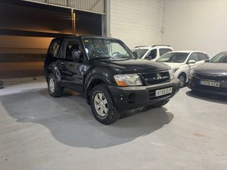 Mitsubishi Montero 2005