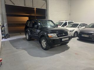 Mitsubishi Montero 2005