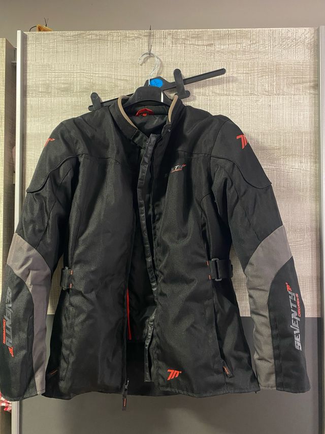 Chaqueta Moto Mujer 70Degrees Negra