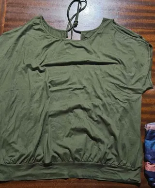 Camiseta SHEIN verde manga corta XXL nueva