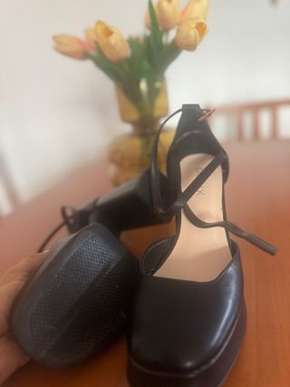 Tacones negros de plataforma