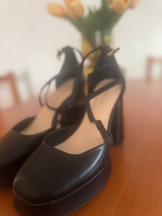Tacones negros de plataforma