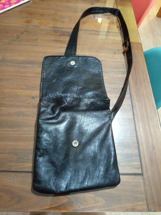 Bolso  bandolera de piel negro