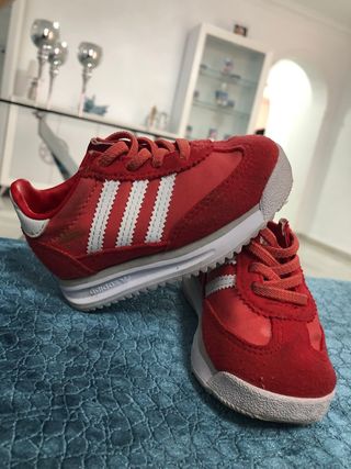Botines Adidas niño rojos