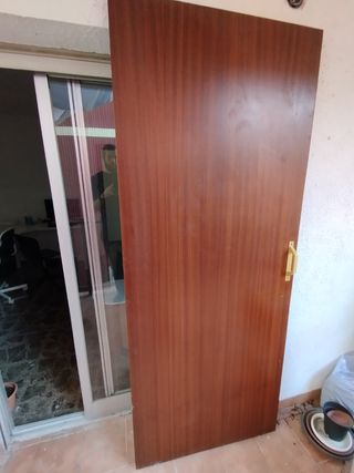Puerta de madera
