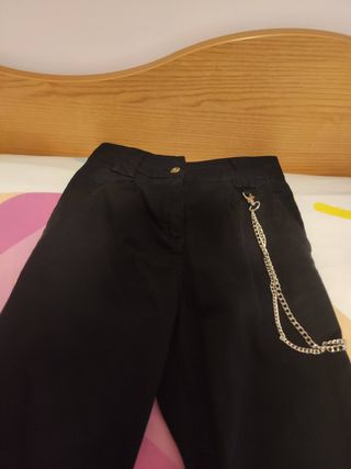 Pantalones Bershka negros con cadena