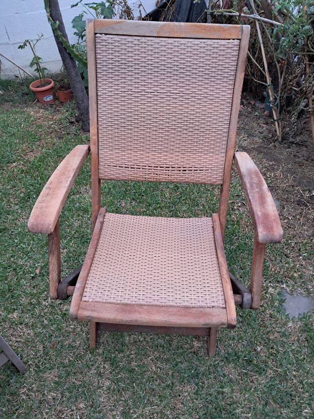 4 sillas de jardín plegables de madera y pvc.