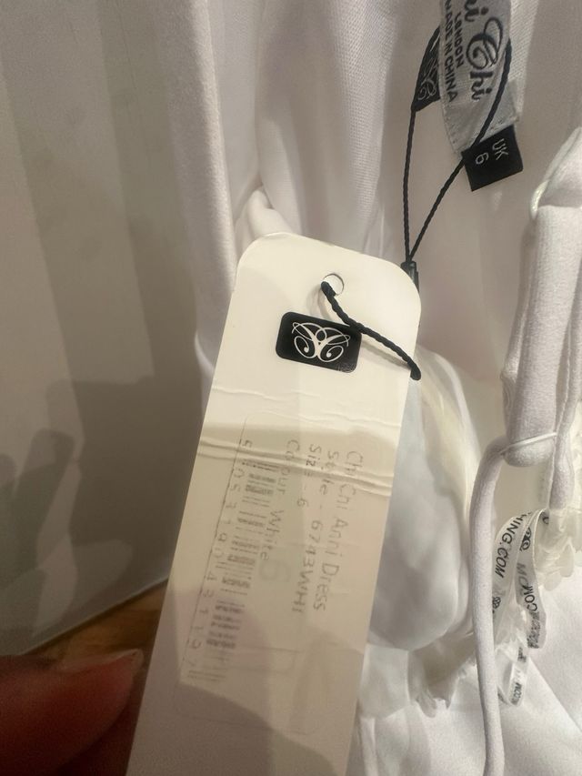 Vestido blanco con volantes