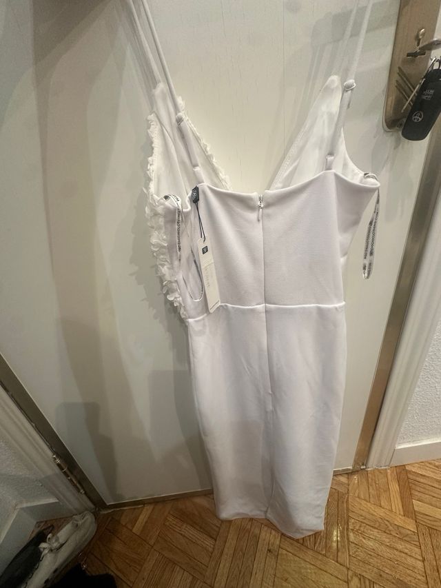 Vestido blanco con volantes