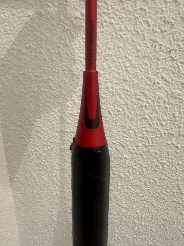 Raqueta de bádminton roja