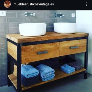 Mueble de baño rústico de madera