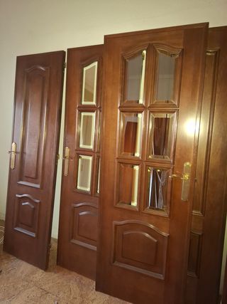 Puertas de madera (6 derechas, 4 izquierdas)