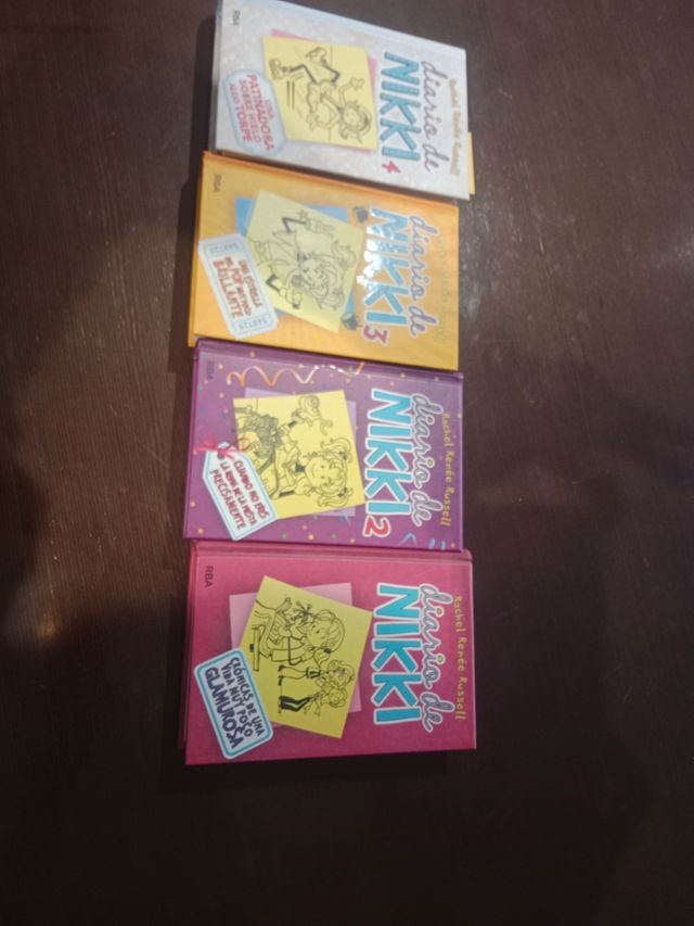 Diario de Nikki 3 - Una estrella del pop muy po...