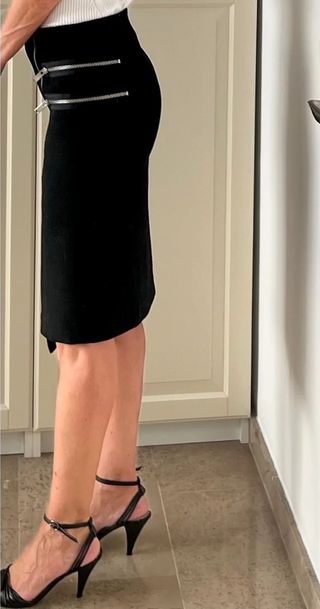 Falda tubo ZARA cremalleras total look negro falda