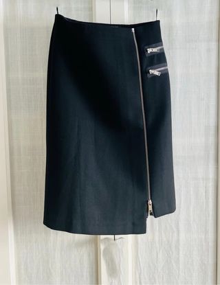 Falda tubo ZARA cremalleras total look negro falda