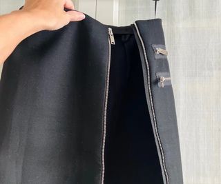 Falda tubo ZARA cremalleras total look negro falda