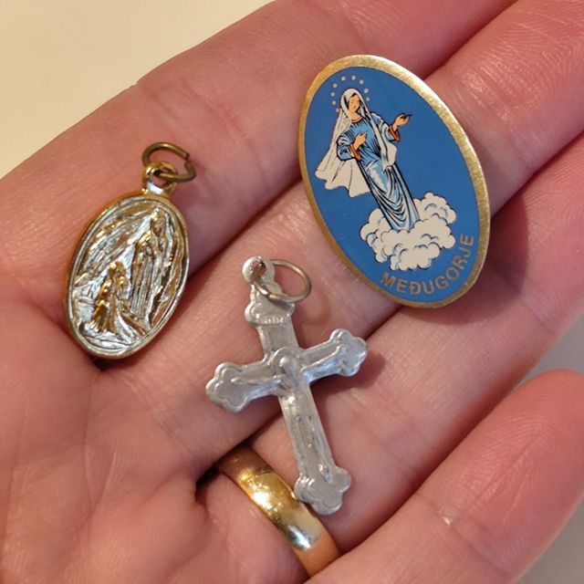 Medaglietta Lourdes, Spilletta Medjugorje, Croce